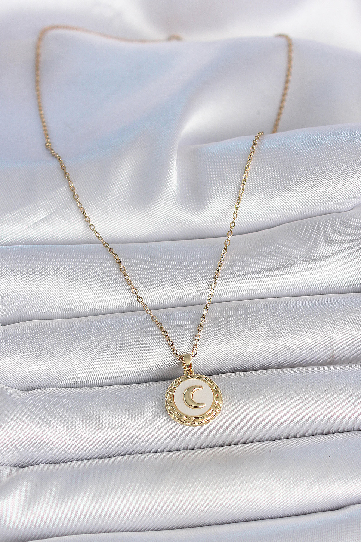 Tegan 316L Çelik Gold Renk Zincir Beyaz Mineli Hilal İşlemeli Madalyon Model Kadın Kolye TG27BKO10035