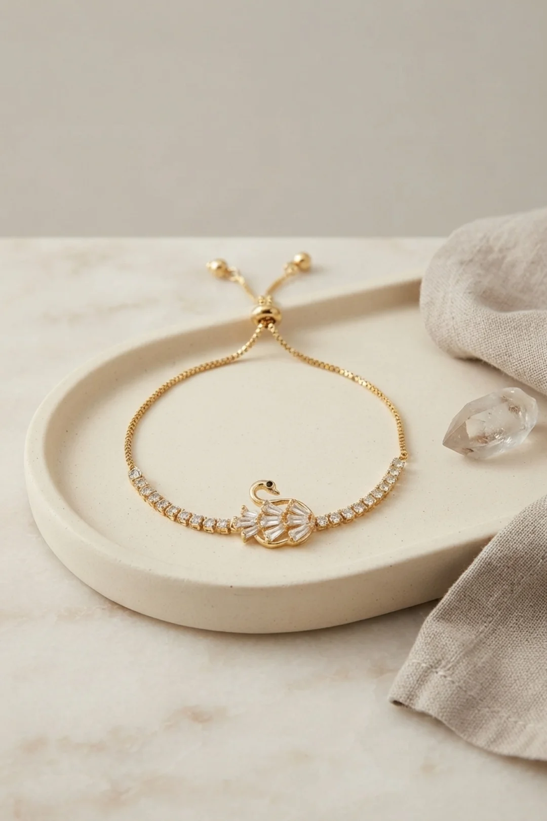Tegan Gold Renk Zirkon Taşlı Pirinç Kuğu Model Asansörlü Bileklik TG27BB8840