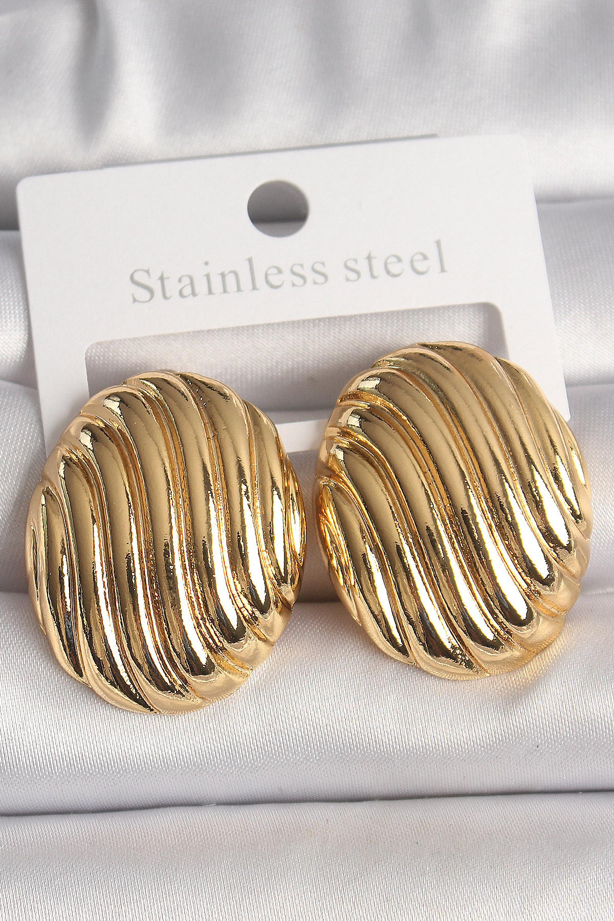 Tegan Pirinç Gold Renk İşlemeli Oval Model Kadın Küpe TG27BKP10151