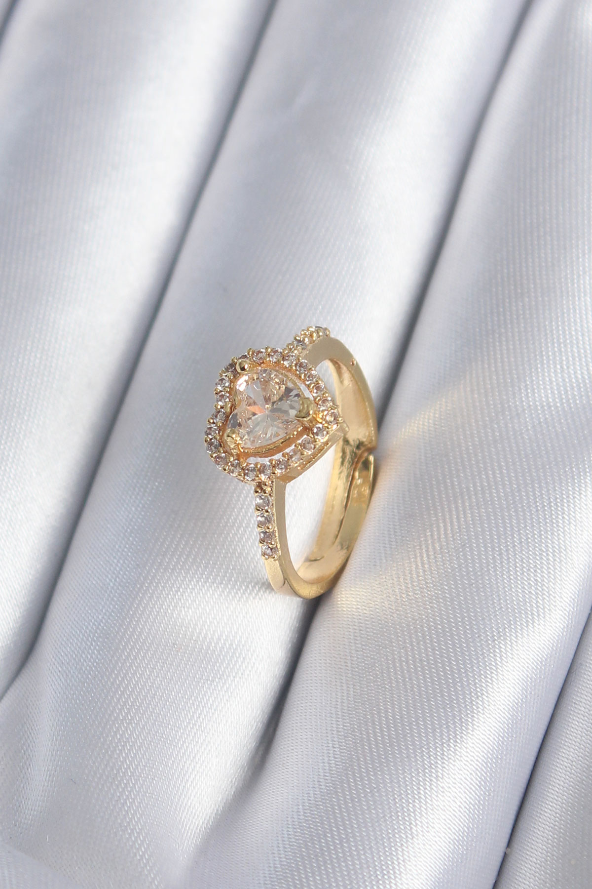 Tegan Pirinç Gold Renk Zirkon Taşlı Kalp Charm Model Kadın Yüzük TG27BYK2959