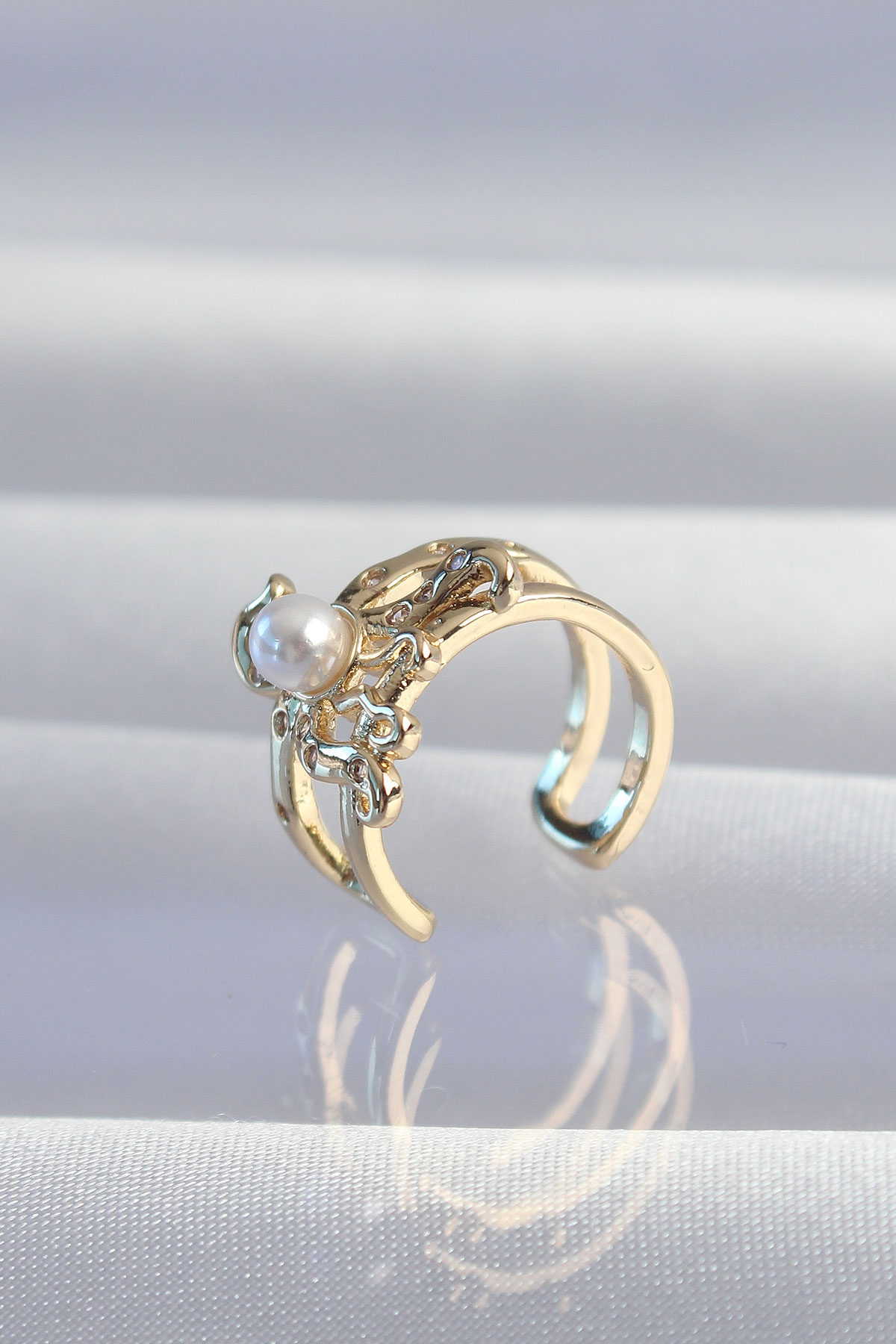 Tegan Pirinç Gold Renk İncili Ahtapot Earcuff Küpe TG27BKP9333