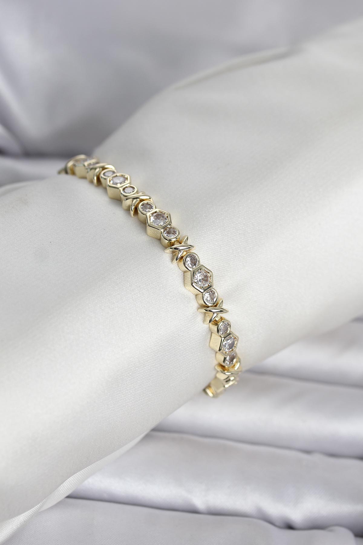 Tegan Pirinç Gold Renk Petek Model Zirkon Taşlı Kadın Bileklik TG27BB8429