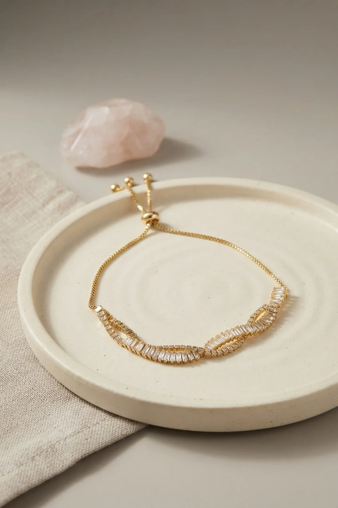 Tegan Gold Renk Baget Zirkon Taşlı Sarmal Model Pirinç Asansör Bileklik TG27BB8836