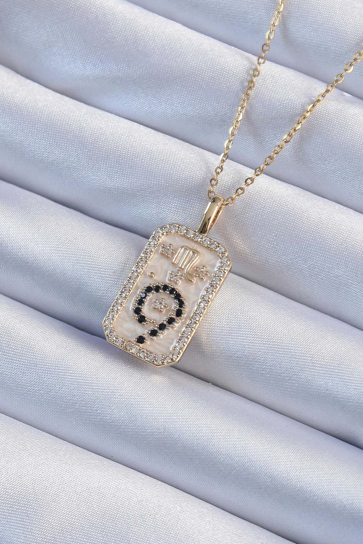 Tegan 316L Çelik Zincir Altın Renk Zirkon Taşlı Minimal Papatya Figürlü Tarot Kolye TG27BKO9223