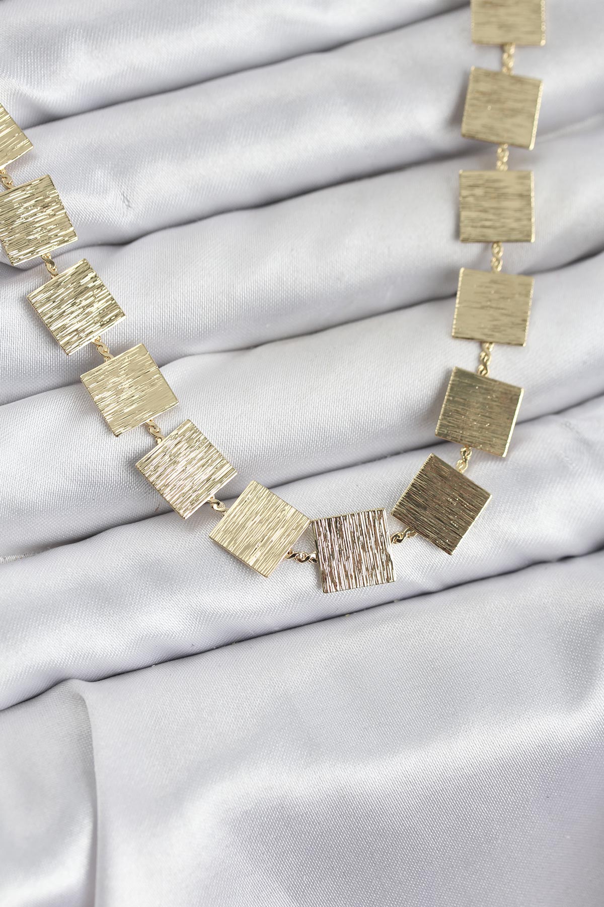 Tegan Kare Plaka Model Gold Renk Kadın Kolye TG27BKO10825
