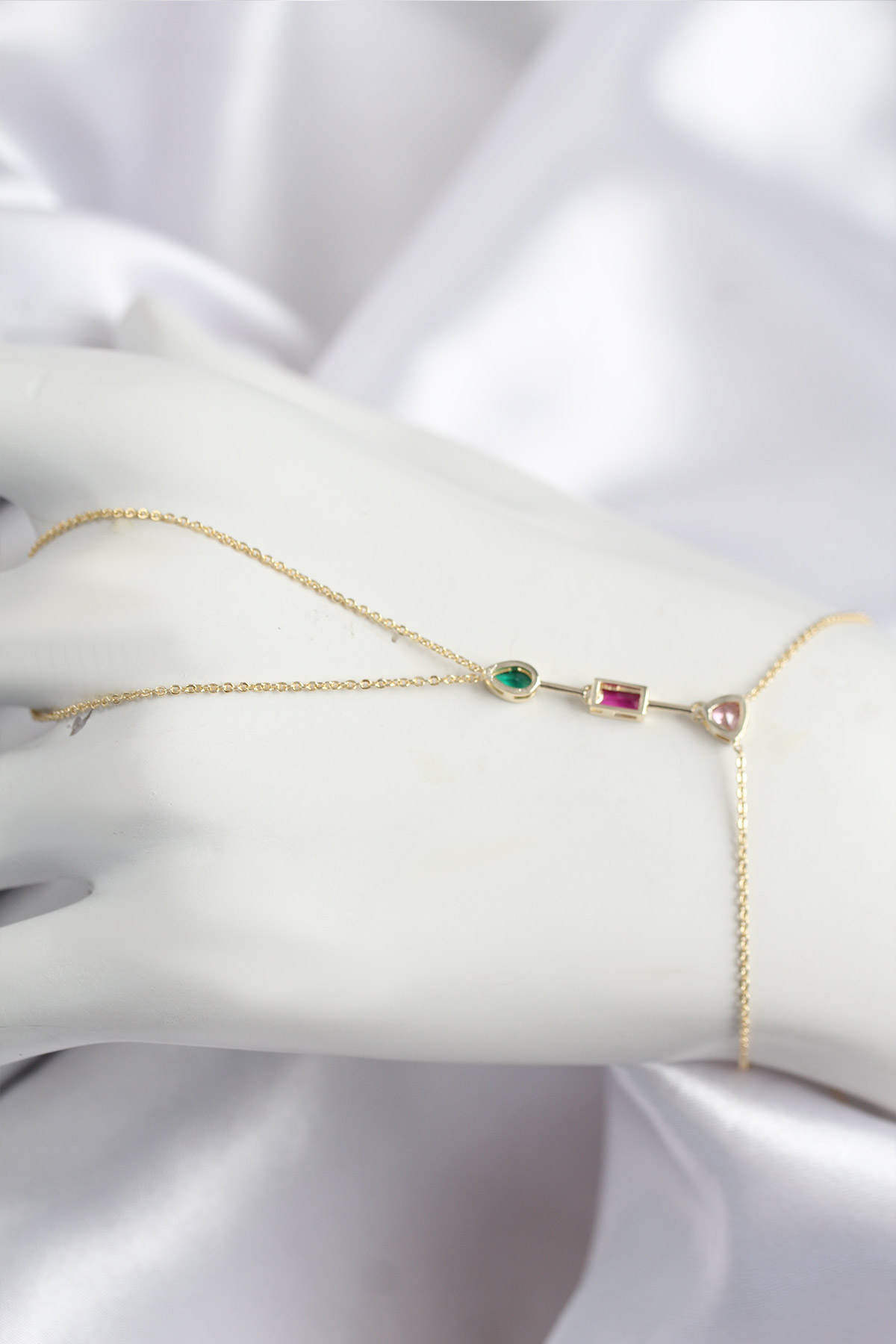 Tegan Pirinç Renkli Zirkon Taşlı Model Gold Renk Şahmeran TG27SN725