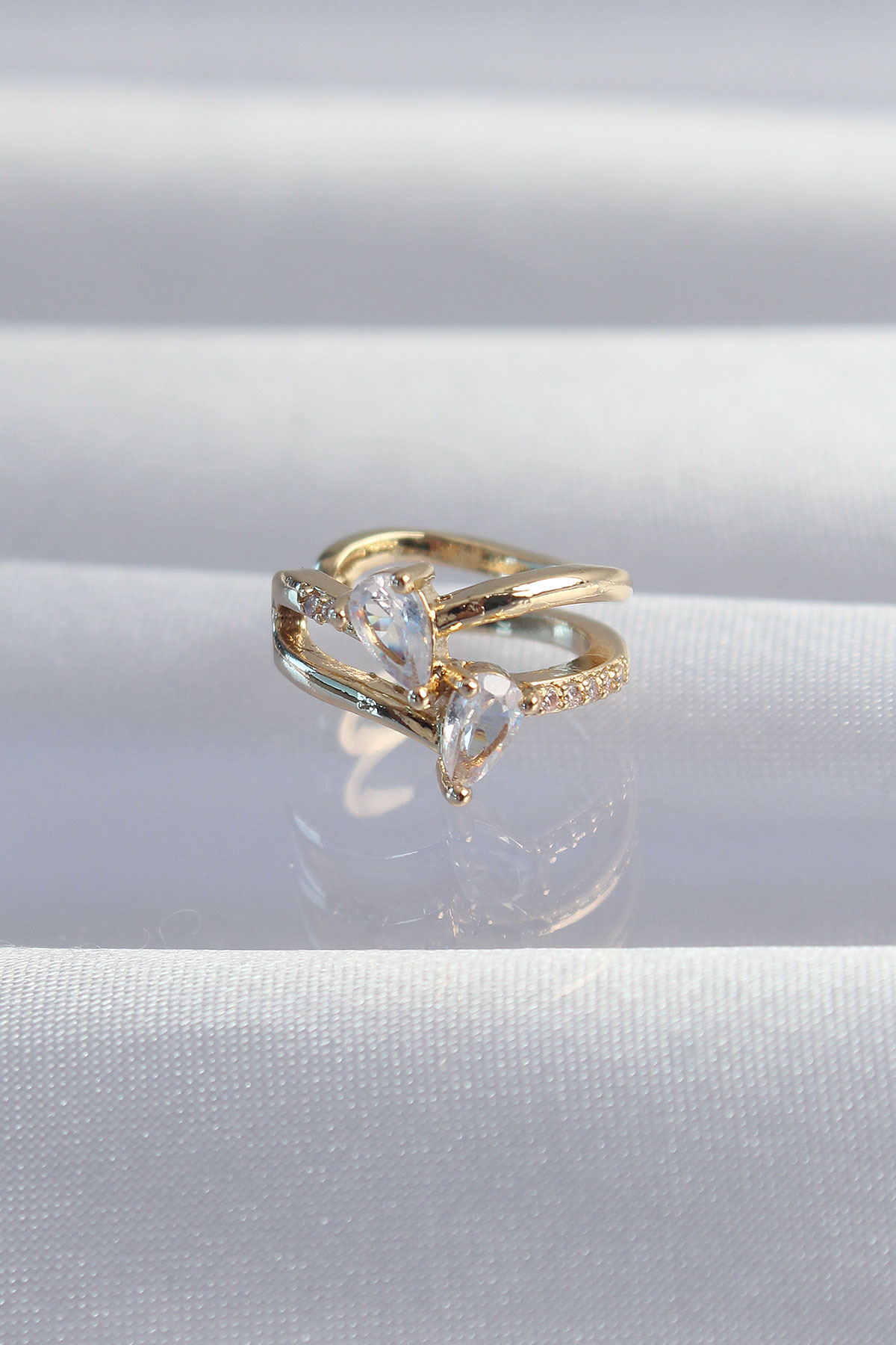 Tegan Pirinç Gold Renk Zirkon Taşlı Damla Earcuff Küpe TG27BKP9335
