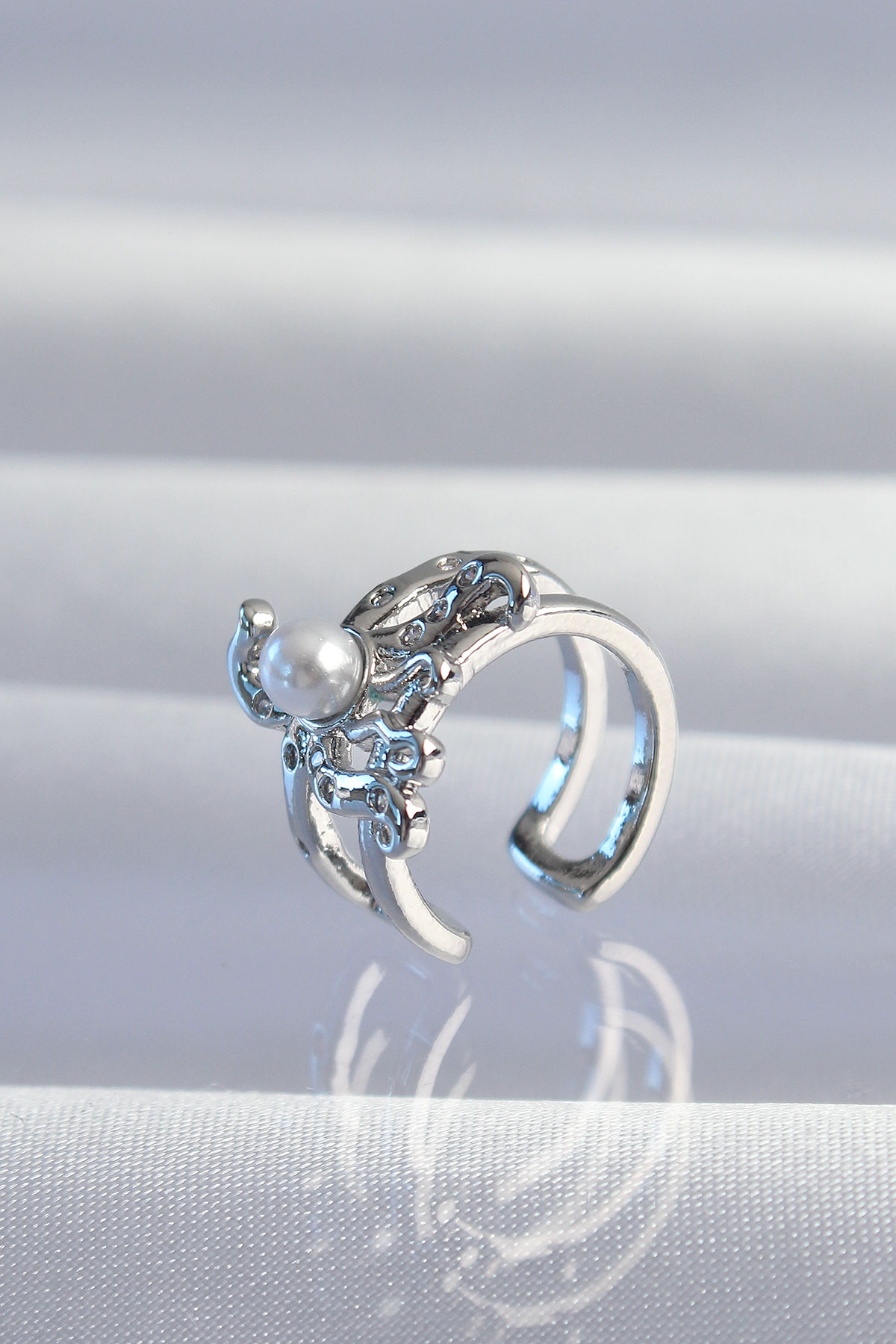 Tegan Pirinç Gümüş Renk İncili Ahtapot Earcuff Küpe TG27BKP9332