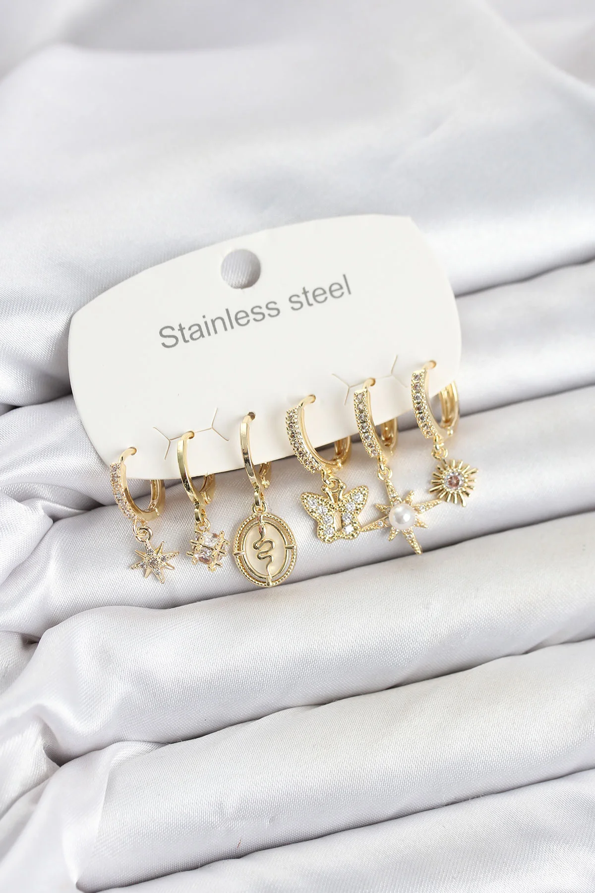 Tegan 316L Çelik Gold Renk Zirkon Taşlı Charm Detaylı Kadın Küpe Seti TG27BKP11878