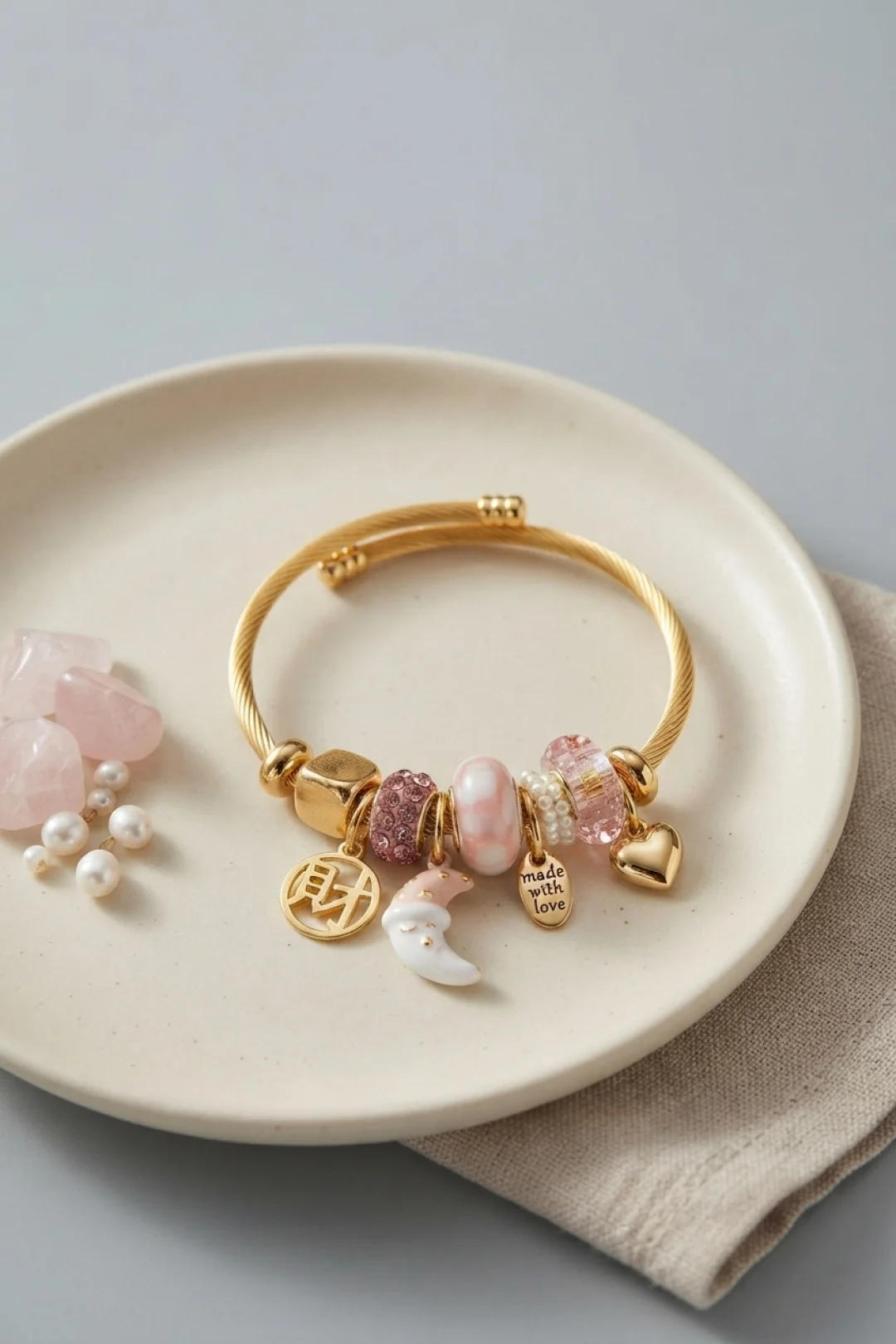 Tegan Ay ve Kalp Pembe Charmlı Kadın Bileklik TG27BB8755