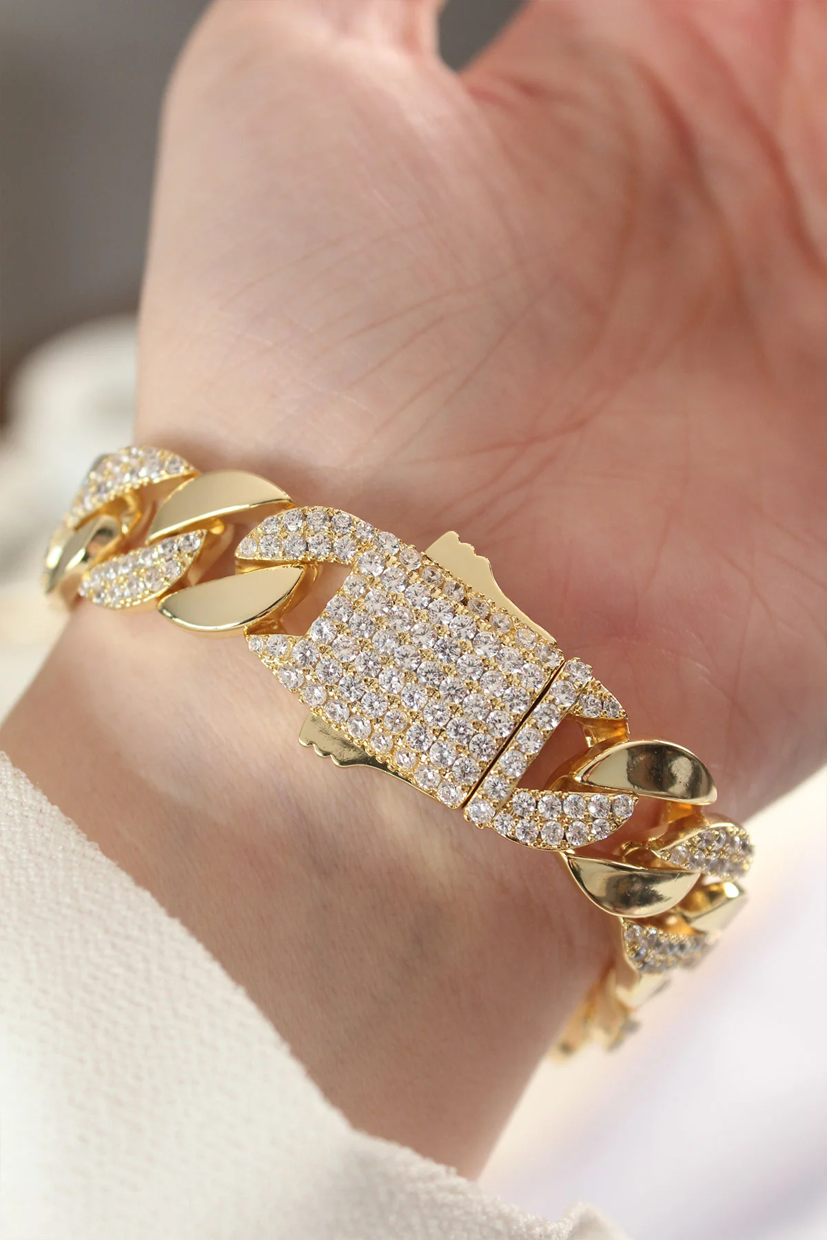 Tegan Vip Seri Pirinç Zirkon Taşlı Gold Renk Gurmet Bileklik TG27BB6049