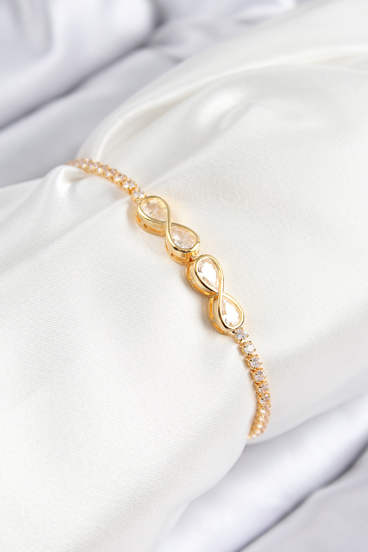Tegan Pirinç Zirkon Taşlı Sonsuzluk Model Gold Renk Asansörlü Kadın Bileklik TG27BB7721