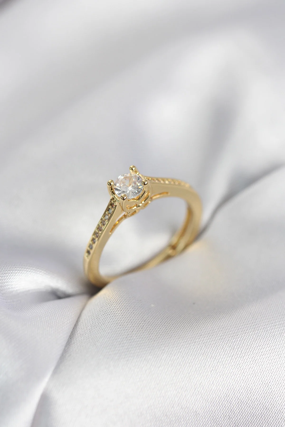 Tegan Tek Taş Gold Renk Zirkon Taşlı Model Kadın Yüzük TG27BYK4105