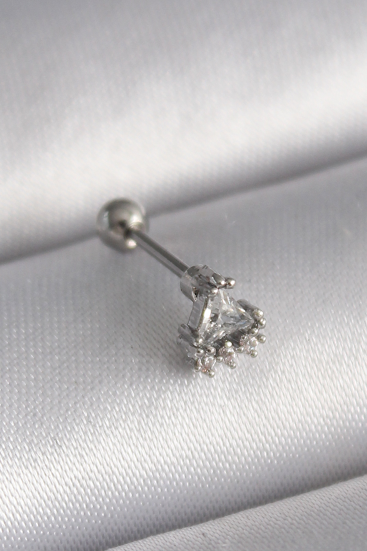 Tegan 316L Çelik Gümüş Renk Üçgen Zirkon Taşlı Tragus Piercing TG27PR1239