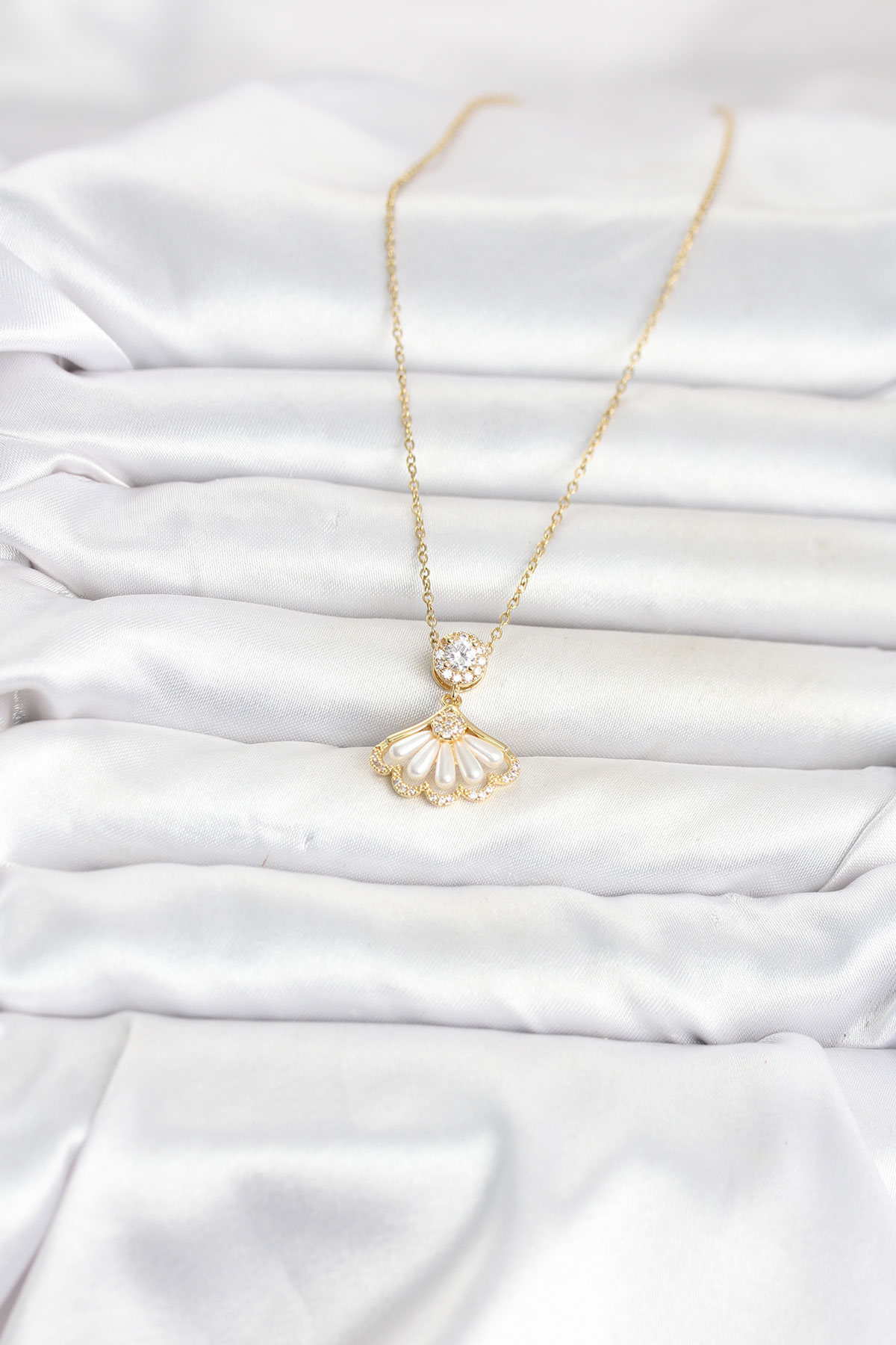 Tegan 316L Çelik Zincir Gold Renk Yelpaze Model Kadın Kolye TG27BKO11072