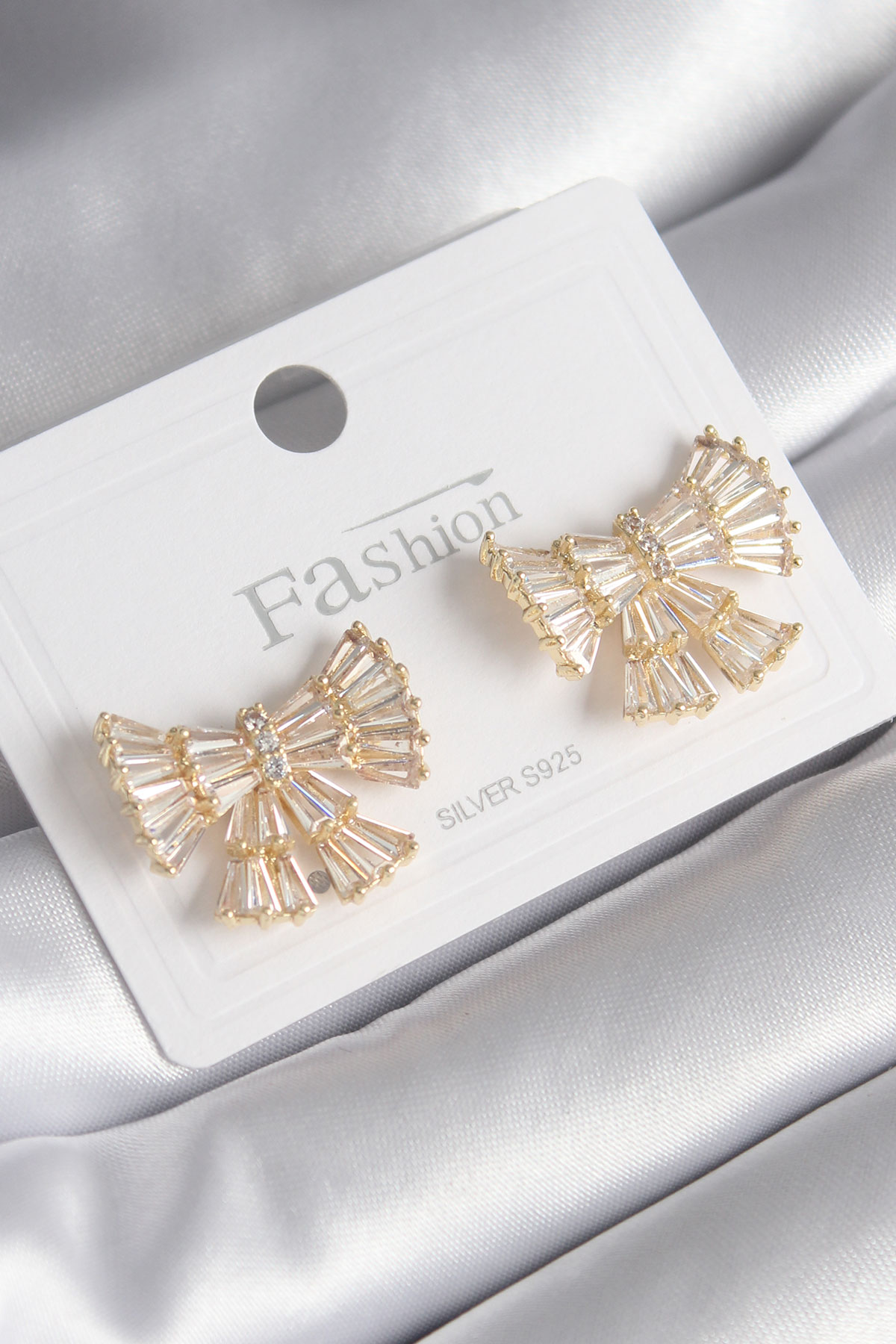Tegan Pirinç Gold Renk Zirkon Taşlı Kurdele Model Kadın Küpe TG27BKP9776