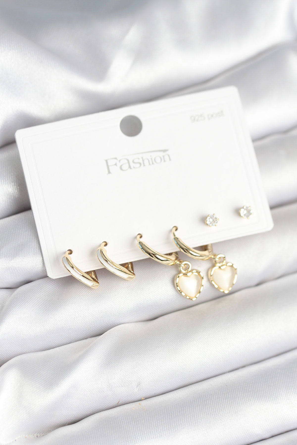 Tegan Pirinç Gold Renk Kalp Detaylı 925 Ayar Gümüş Çivili Kadın Küpe Seti TG27BKP11258