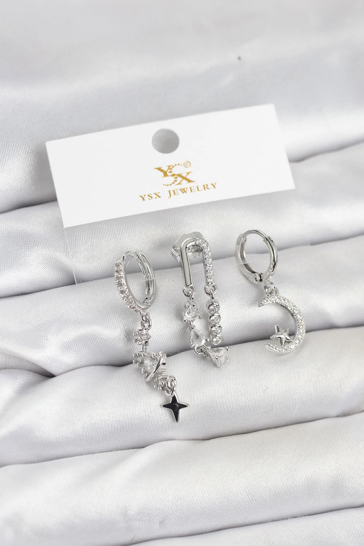 Tegan Pirinç Gümüş Renk Zirkon Taşlı Uzay Model YSX Trio Küpe Seti TG27BKP11569
