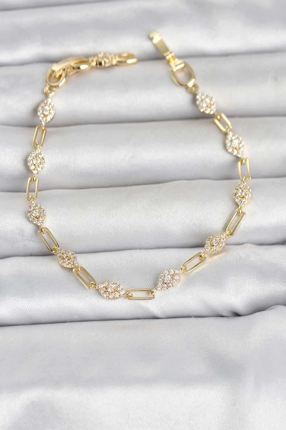 Tegan Gold Renk Zirkon Taşlı Ataç Zincir Model Kadın Bileklik TG27BB8499
