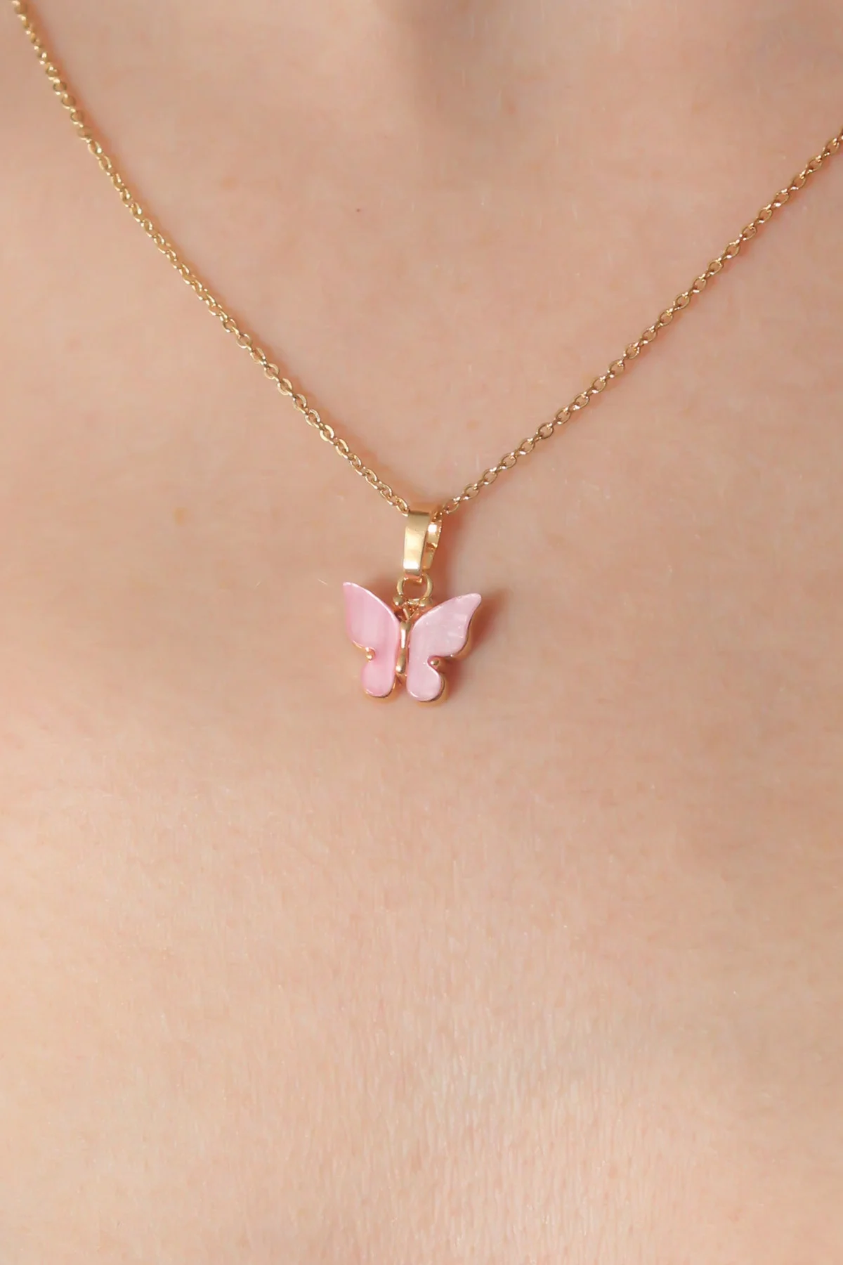 Tegan Gold Pembe Renk Kelebek Figür Kadın Kolye TG27BKO6817