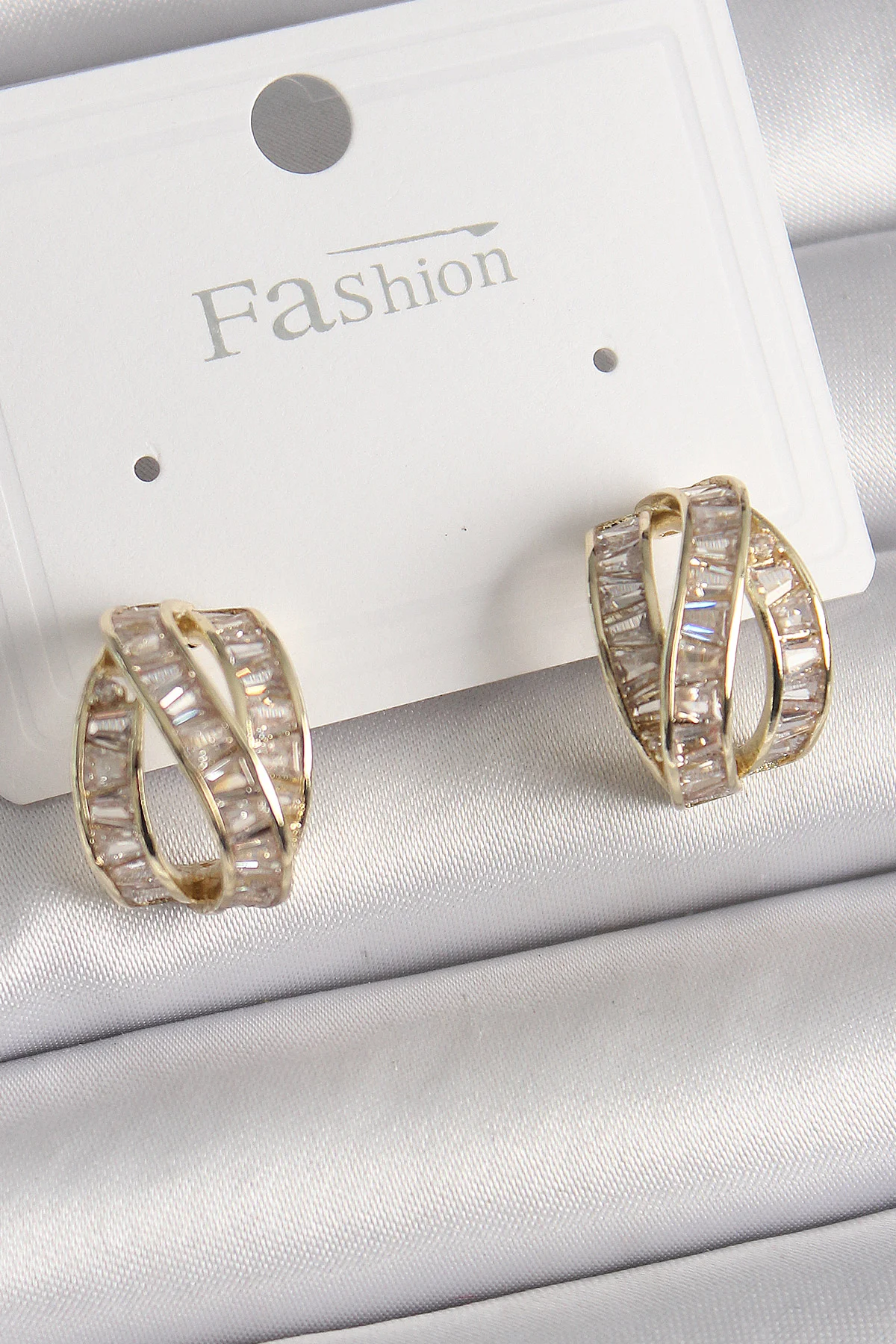 Tegan Pirinç Gold Renk Zirkon Taşlı Düğüm Halka Model Kadın Küpe TG27BKP9943
