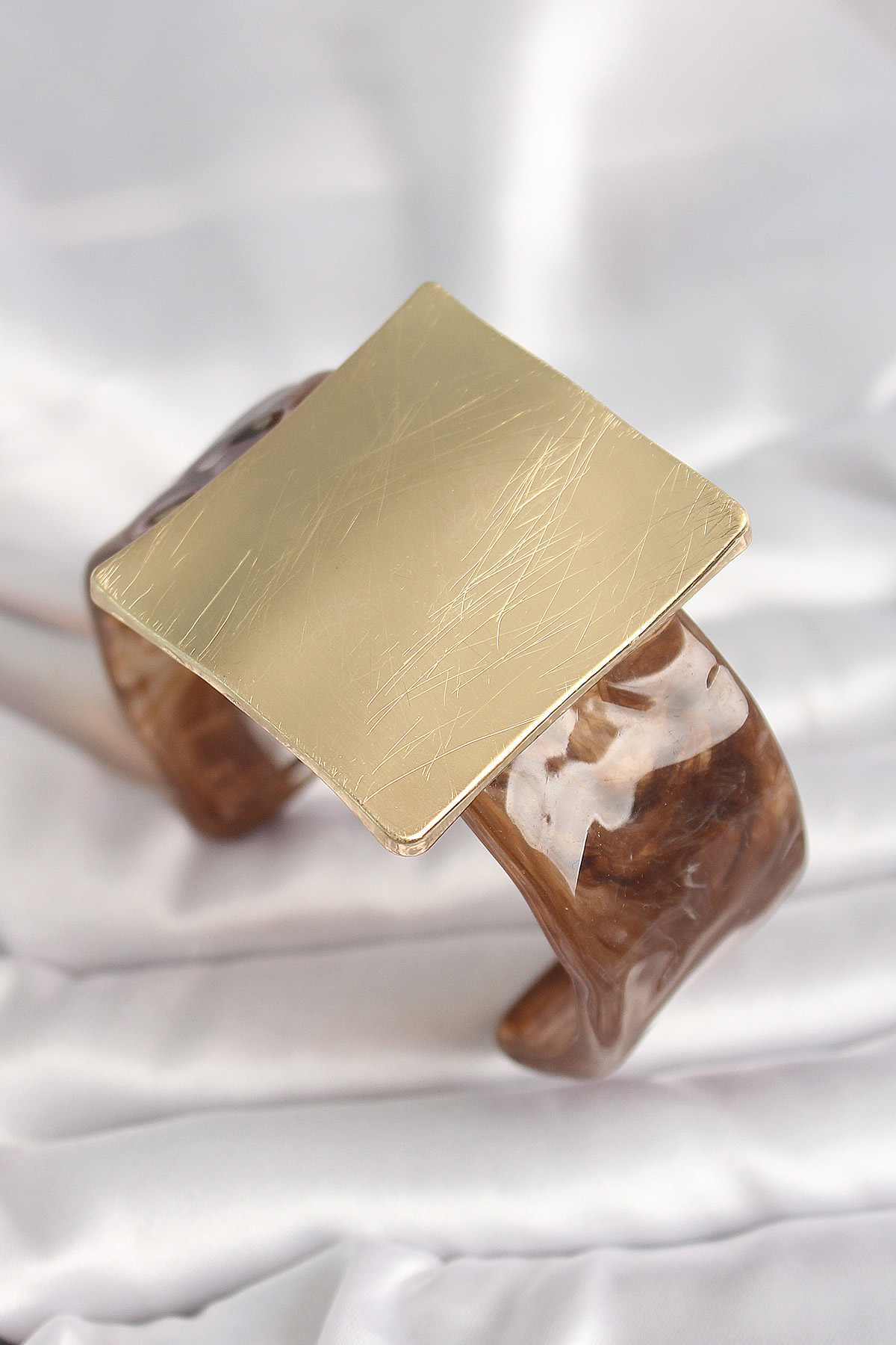 Tegan Kahverengi Mermer Desen Akrilik Plastik Gold Kare Plaka Model Vintage Kadın Bilezik TG27BB6682