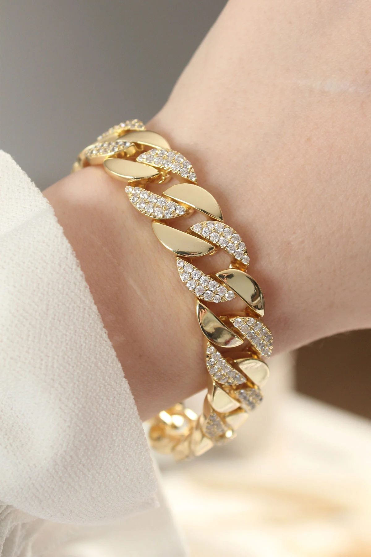 Tegan Vip Seri Pirinç Zirkon Taşlı Gold Renk Gurmet Bileklik TG27BB6049