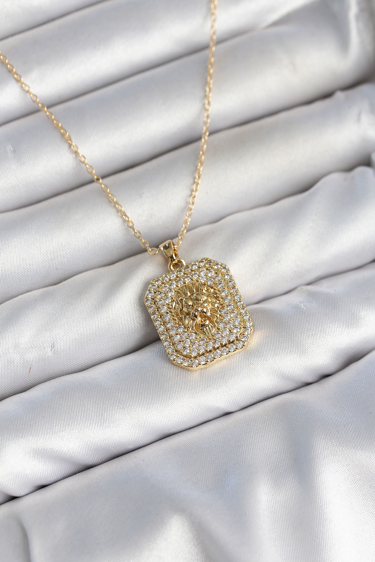 Tegan 316L Çelik Zincir Gold Aslan Madalyon Model Zirkon Taşlı Kadın Kolye TG27BKO11139