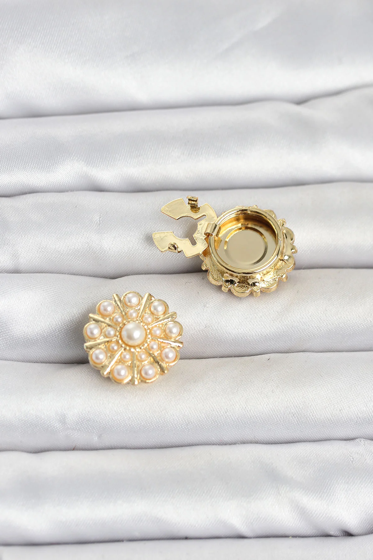 Tegan Vintage Model Gold Renk Düğme veya Manşet Broşu TG27BR486