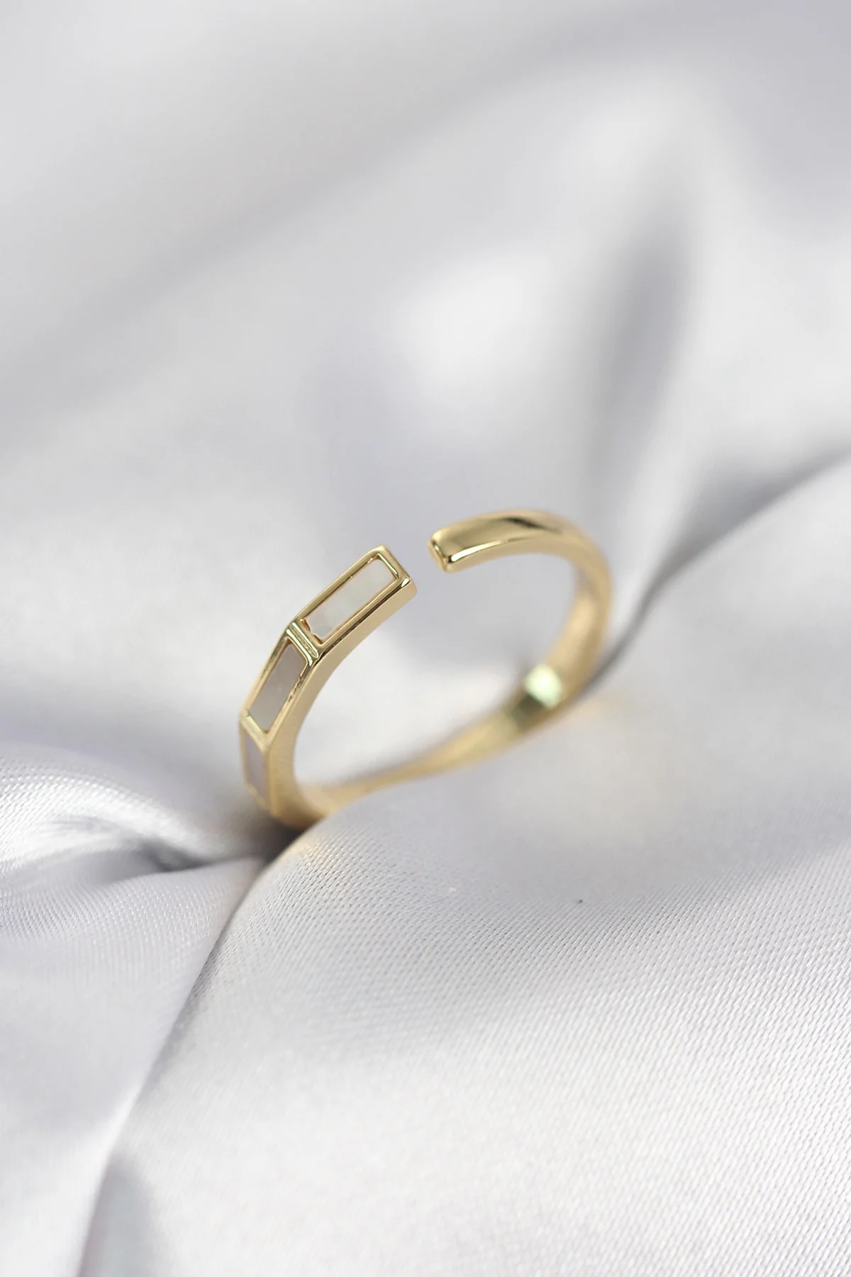 Tegan Gold Renk Sedefli Çubuk Model Kadın Yüzük TG27BYK4082