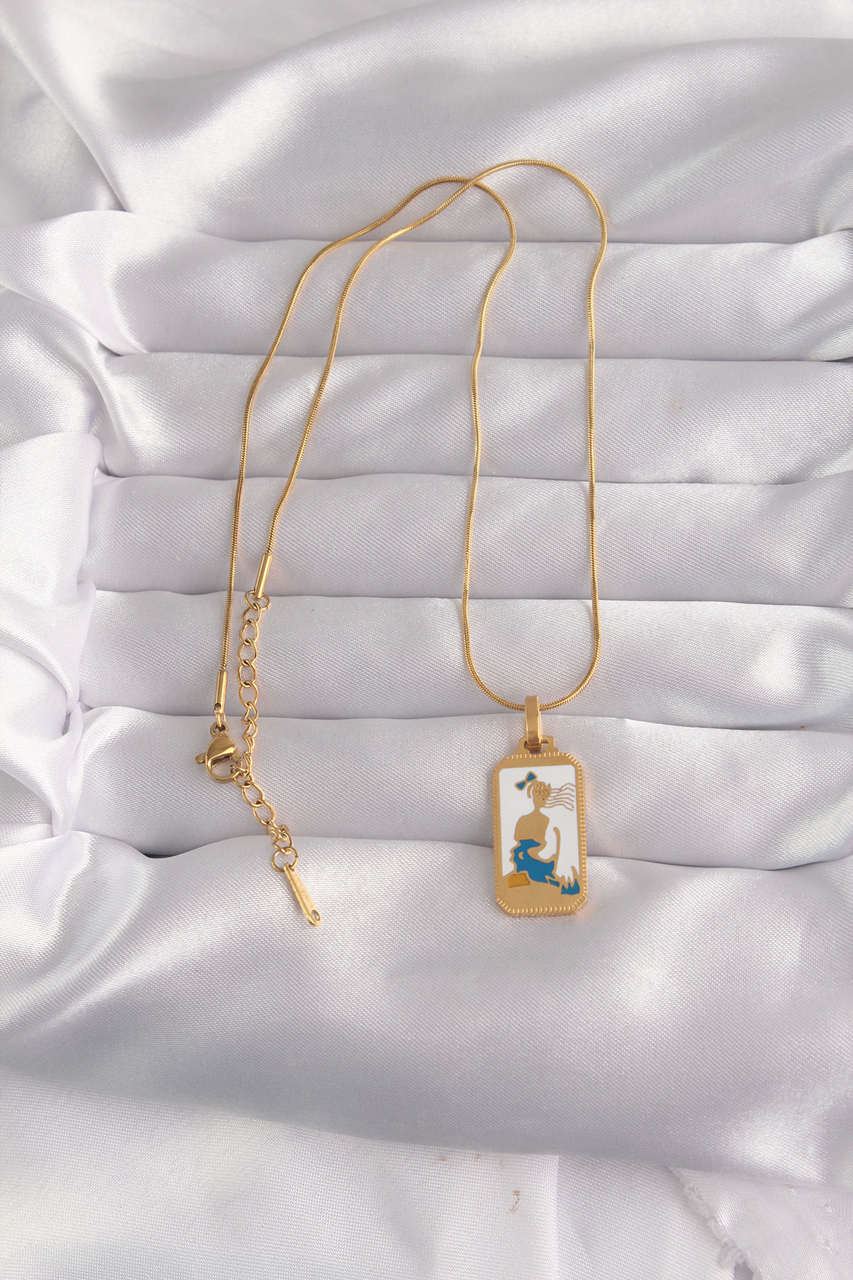 Tegan 316L Çelik Gold Renk Beyaz Mineli Kız Figür Tarot Kolye TG27BKO9027