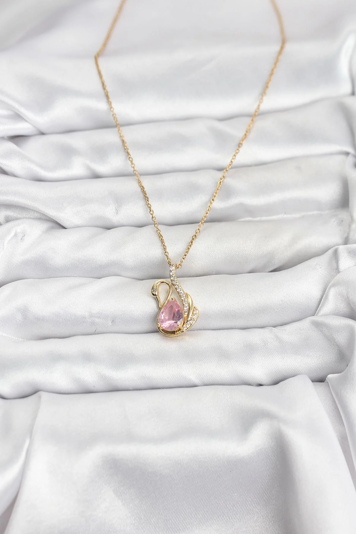 Tegan 316L Çelik Zincir Gold Renk Pembe Kuğu Model Zirkon Taşlı Kadın Kolye TG27BKO10867