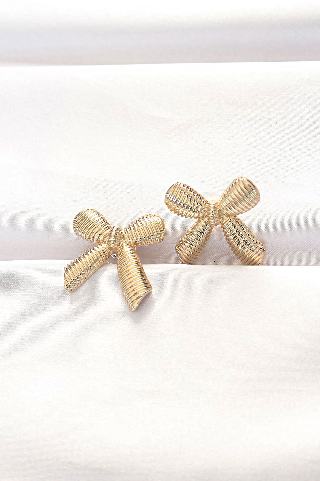 Tegan Pirinç Gold Renk Fiyonk Küpe TG27BKP8942