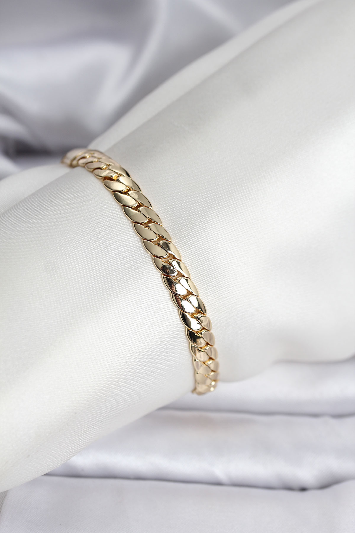 Tegan 14K Gold Renk Kaplama Ezme Zincir Model Kadın Bileklik TG27BB8116