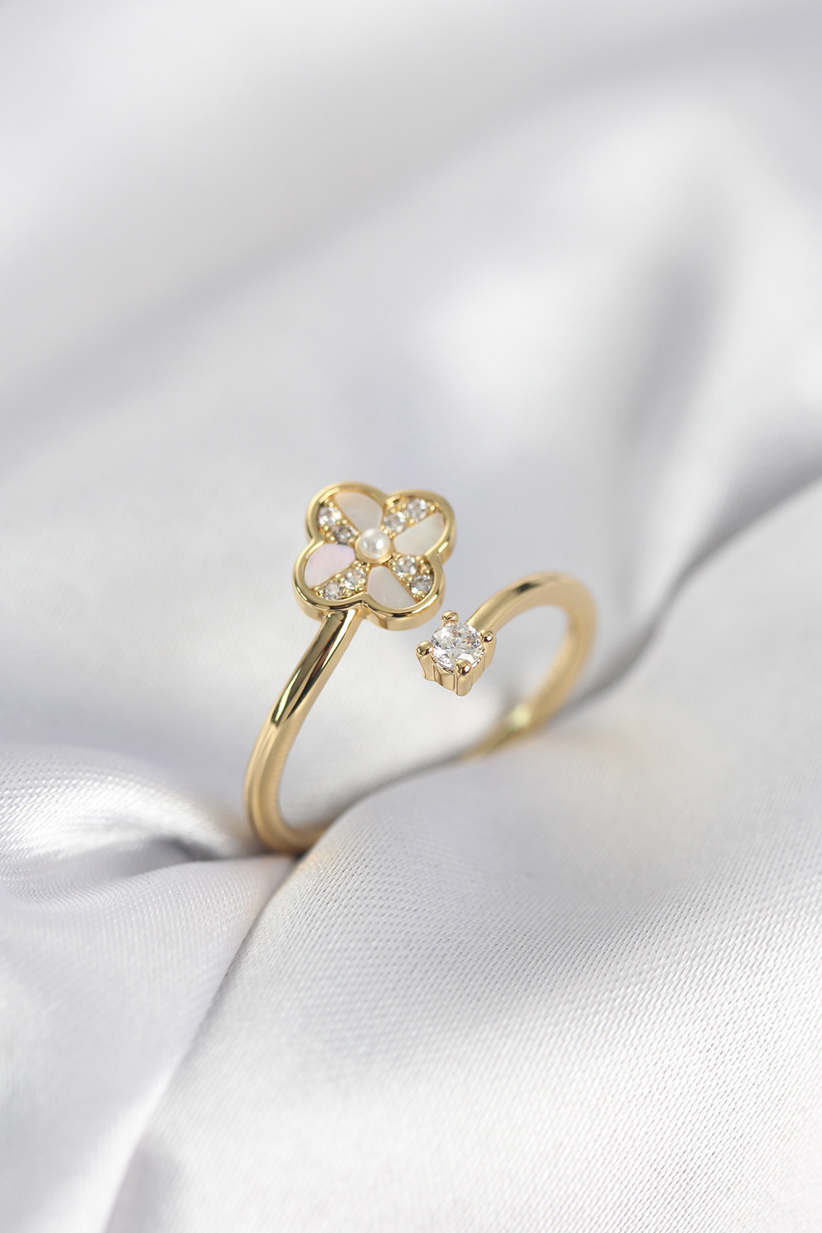 Tegan Gold Renk Zirkon Taşlı Yonca Model Kadın Yüzük TG27BYK4054