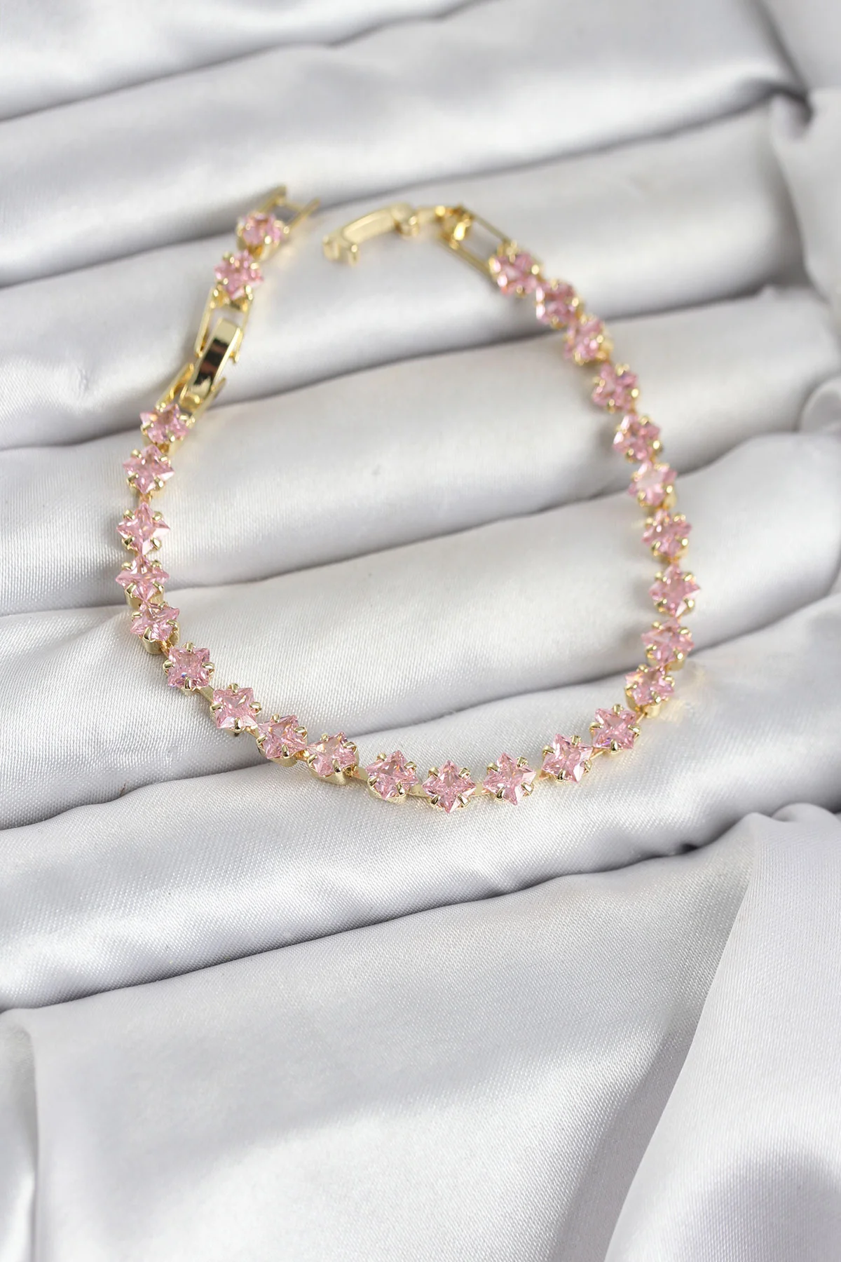 Tegan Pembe Kare Zirkon Taşlı Gold Renk Pirinç Su Yolu Kadın Bileklik TG27BB8324