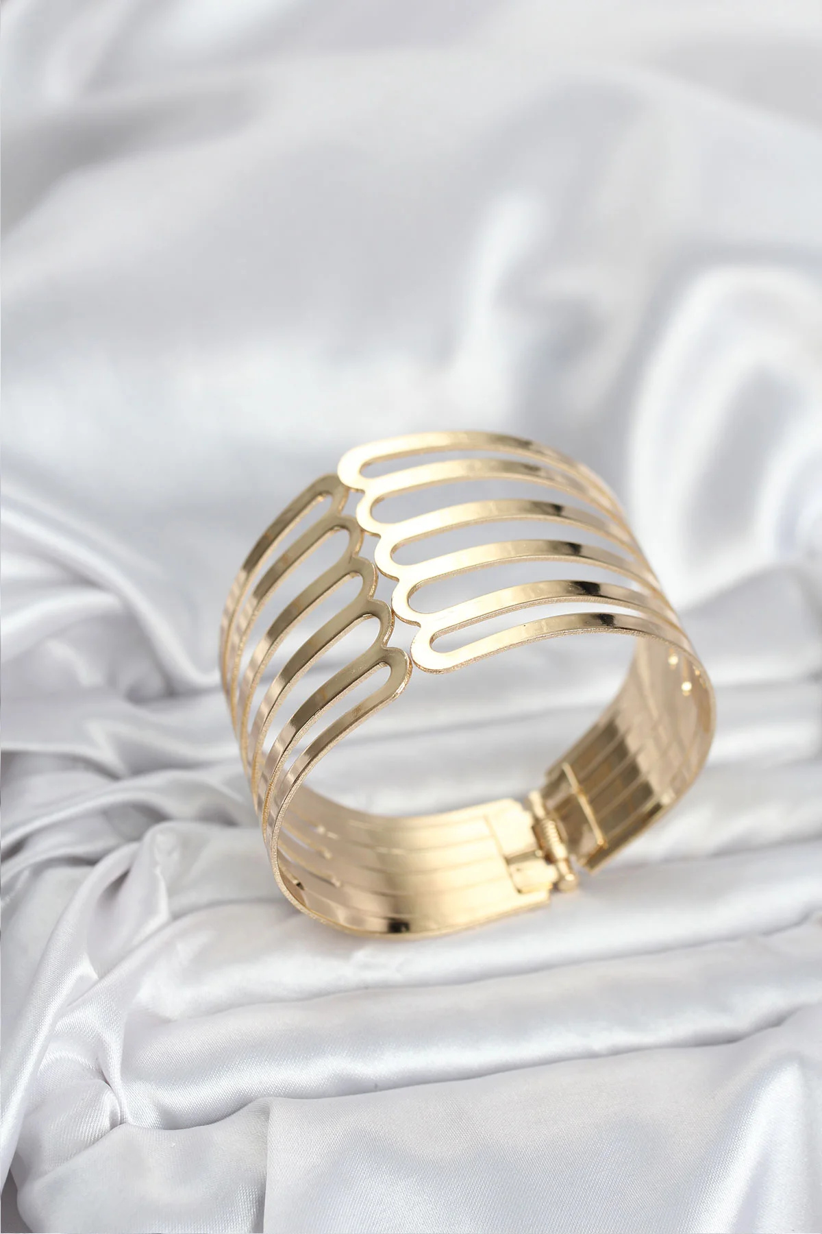 Tegan Gold Renk Pirinç Kaburga Model Kadın Bileklik TG27BB8063