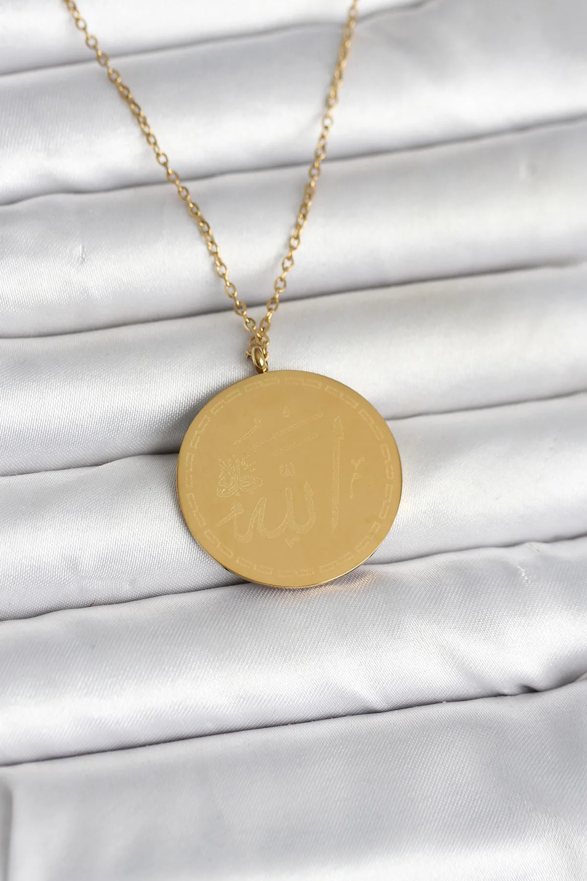 Tegan 316L Çelik Gold Renk Ayetel Kürsi ve Allah Yazılı Kolye TG27BKO11055