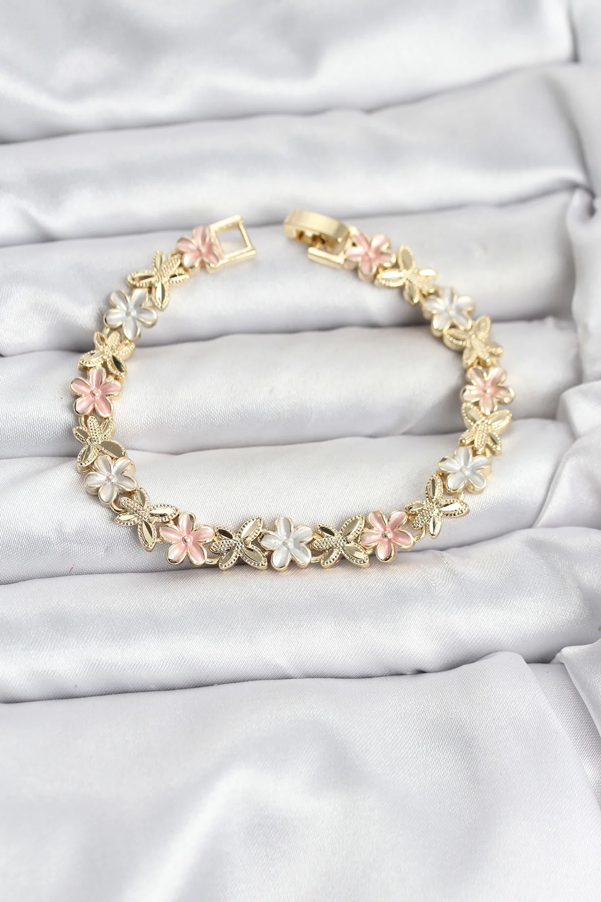 Tegan Lotus Model Pirinç Gold ve Pembe Renk Kadın Bileklik TG27BB8146