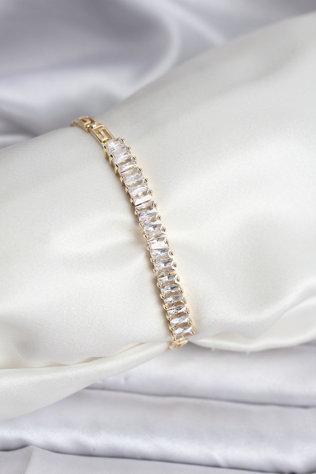 Tegan 14K Gold Renk Kaplama Zirkon Taşlı Baget Model CM Kadın Bileklik TG27BB8126